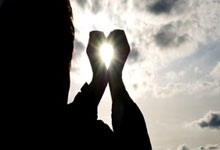 记者：拜仁预计阿方索将缺阵七个月，于今年月恢复训练.